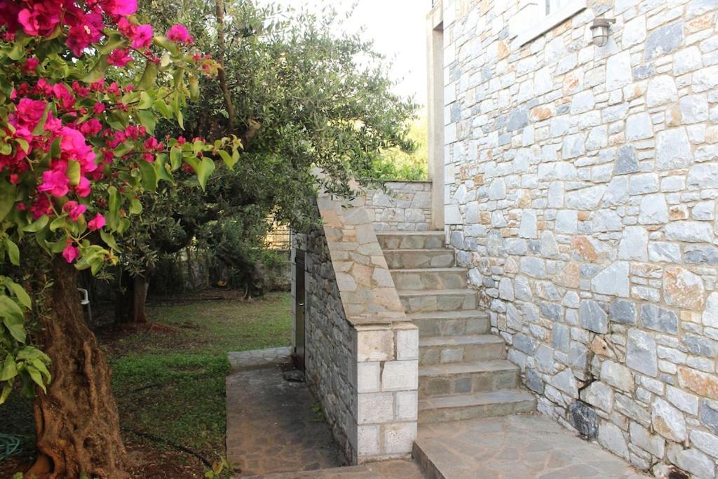 Hanakia Stoupa Exterior photo
