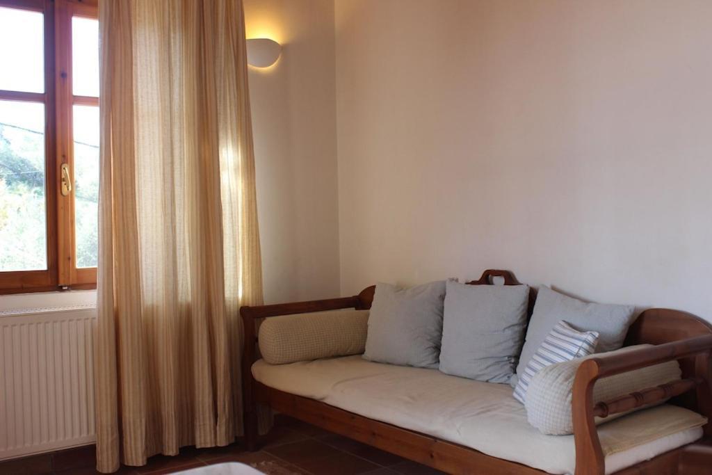 Hanakia Stoupa Exterior photo